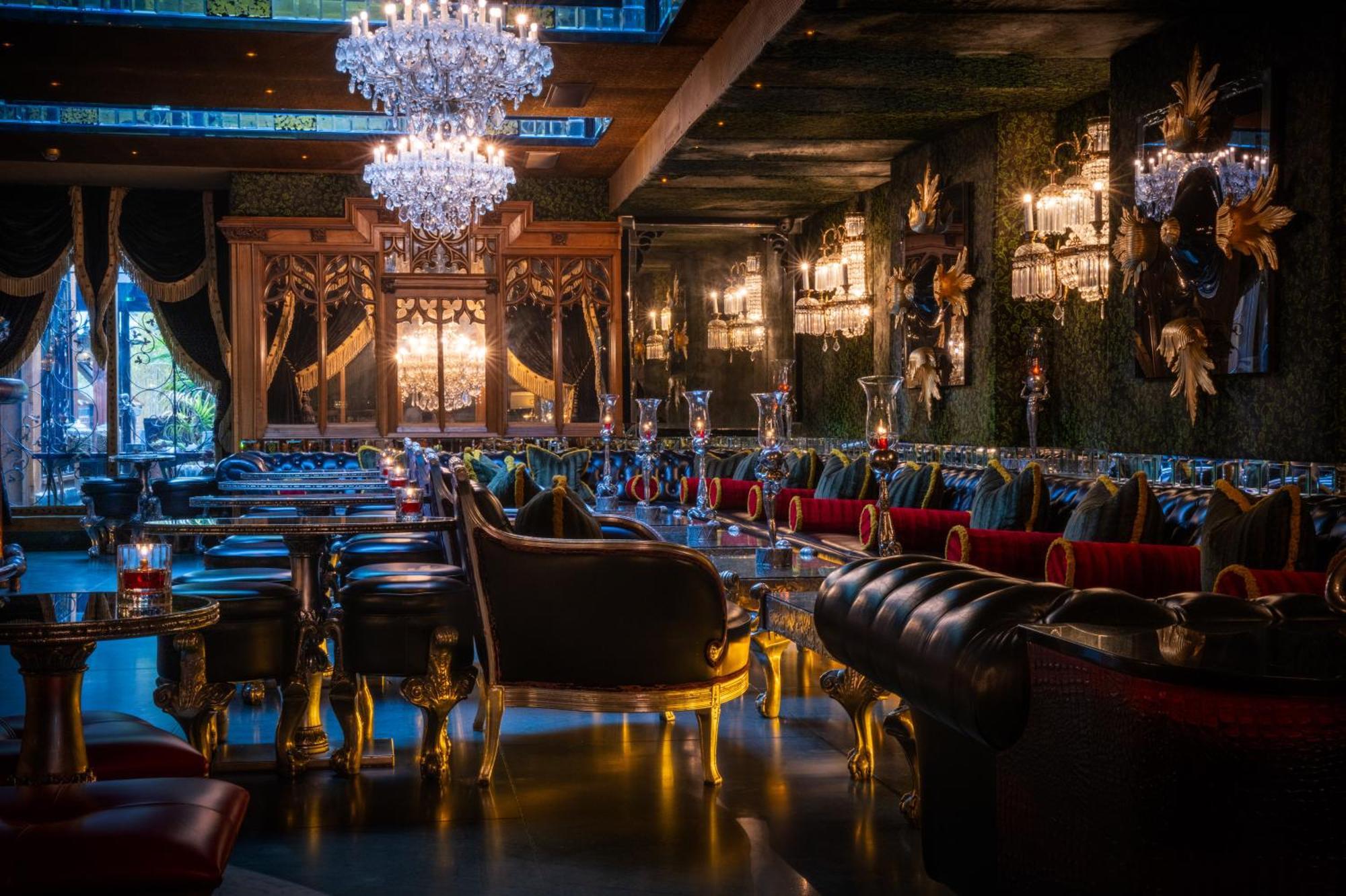Crazy Bear Beaconsfield Otel Dış mekan fotoğraf Interior of the restaurant